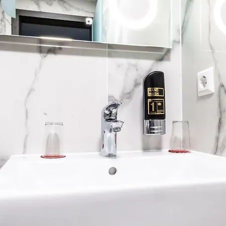 호텔&레스토랑 크노트 호텔 진델핑겐